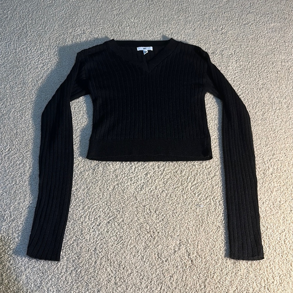 Black thin sweater long sleeve, cropped